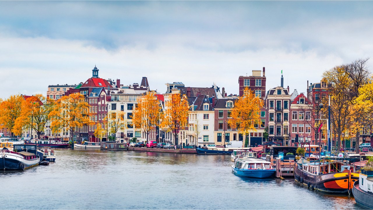 10 reasons to visit Amsterdam in the Winter - sarahs tours